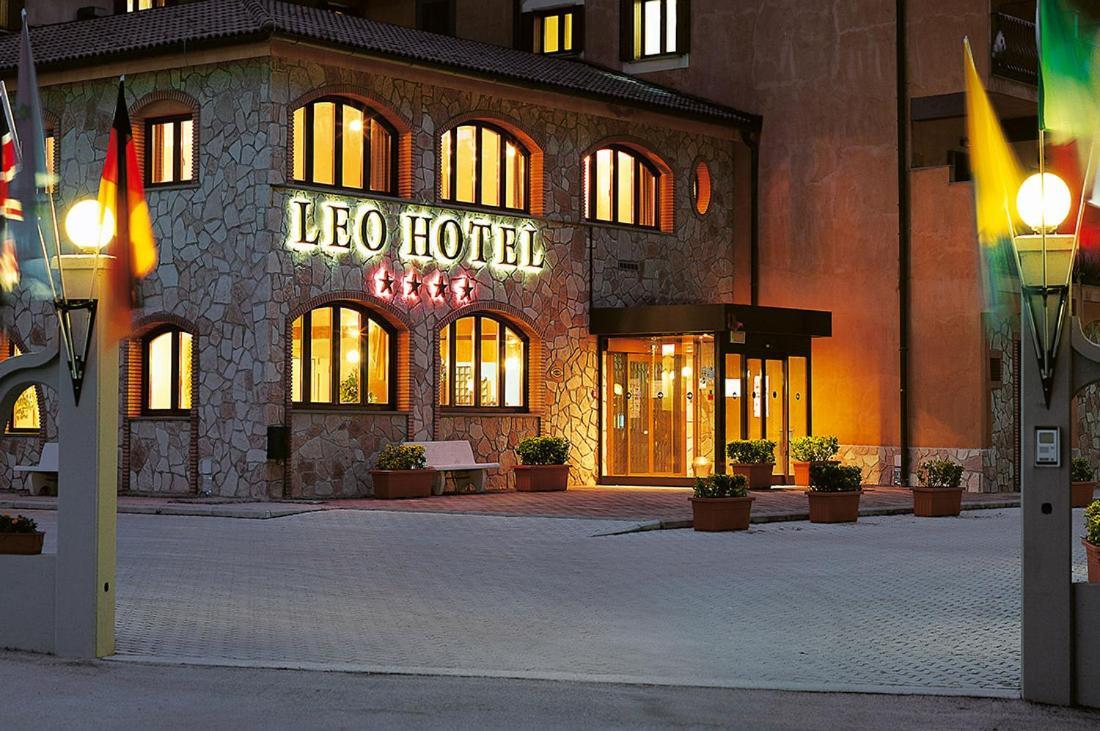 Leo Hotel Leonessa Eksteriør billede